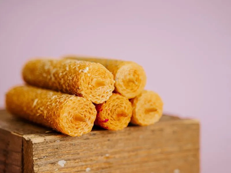 How to Make Rolled Beeswax Candles