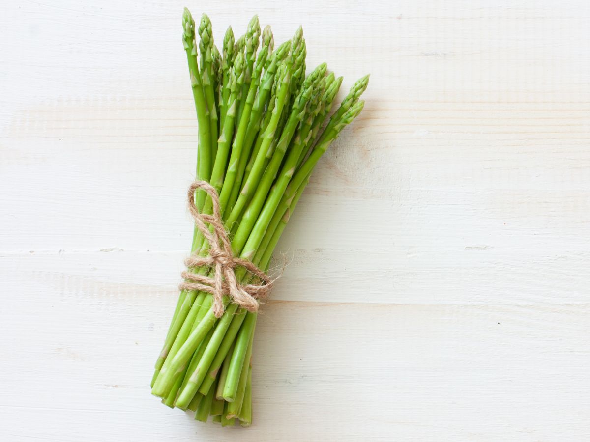bunch of asparagus tied with twine