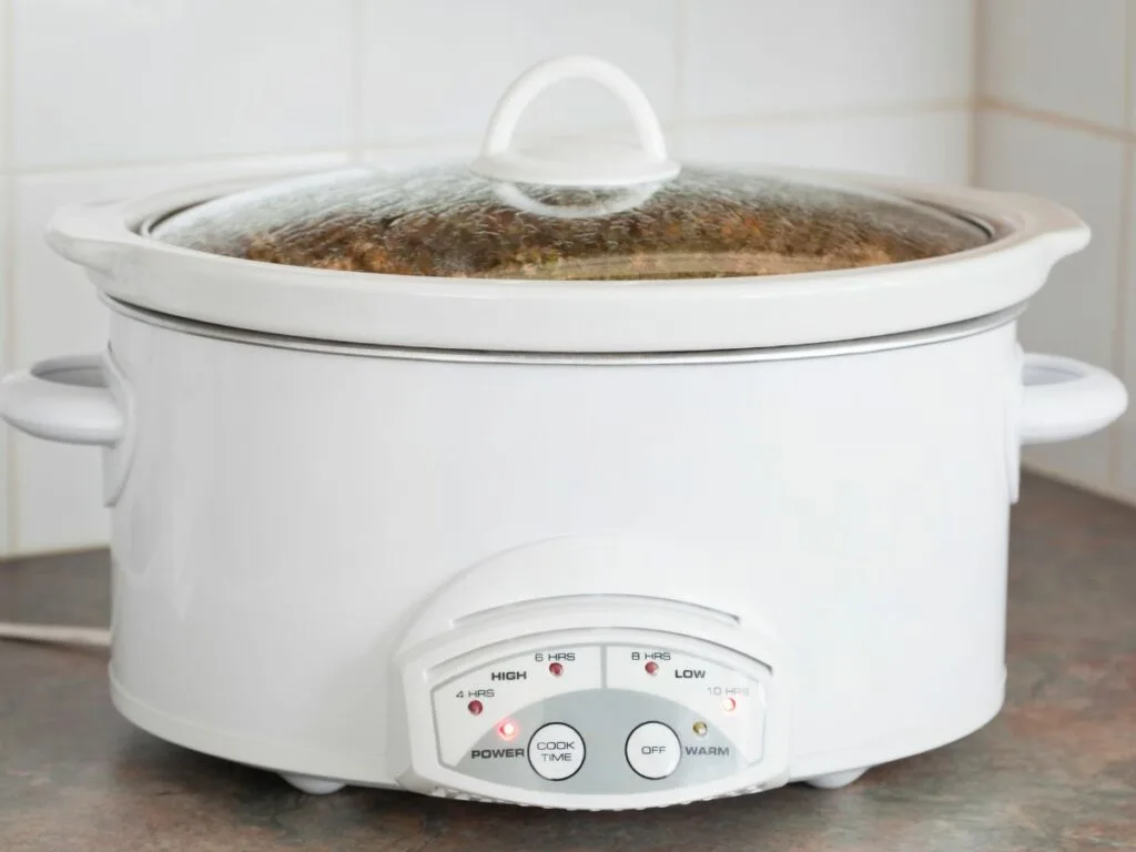 white slow cooker on 10 hour setting