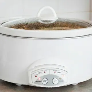 White slow cooker on 10 hour setting.