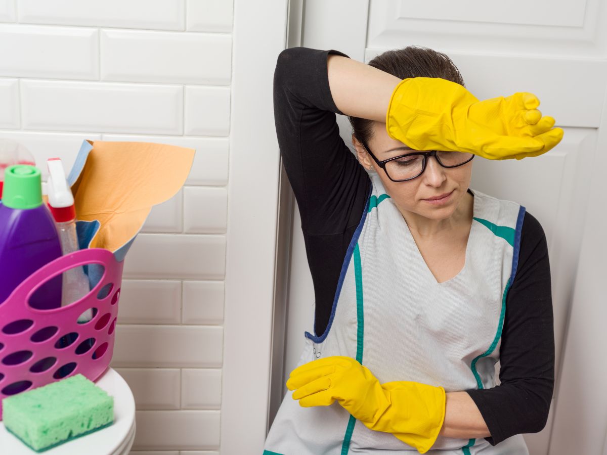 How to Clean Diarrhea Out of Carpet Fibers Like a Pro